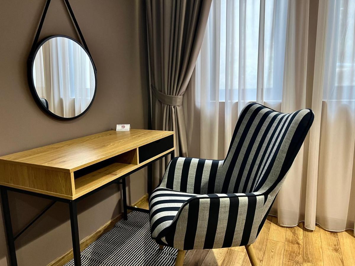 Apartament Varosha Luxury โลเวช ภายนอก รูปภาพ