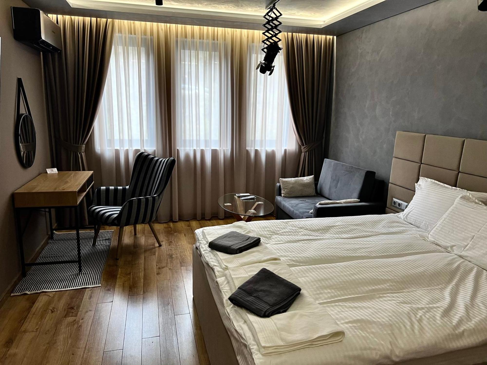 Apartament Varosha Luxury โลเวช ภายนอก รูปภาพ
